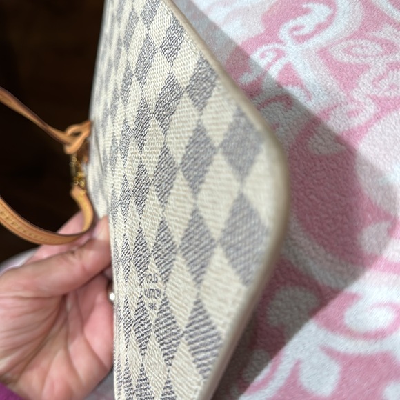 Authentic Neverfull large pouch! Damier Azur with strap! - Picture 12 of 17